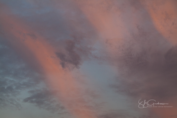 Anticrepuscular Rays