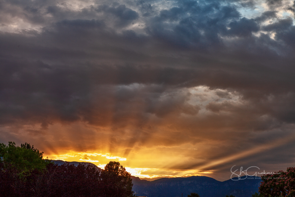 sunrise crepuscular rays